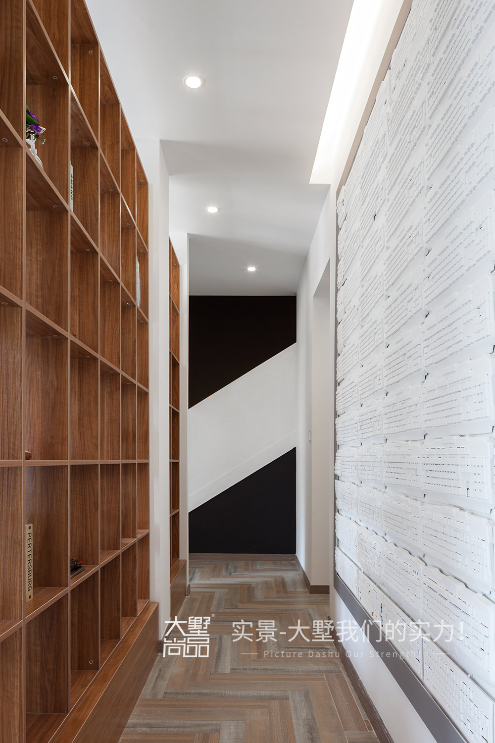 别墅 楼梯图片来自大墅尚品-由伟壮设计在现代北欧风办公空间的分享
