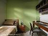 青苹果绿壁面勾勒阳光活泼感受，再以实木书桌、床组演绎沉稳调性。