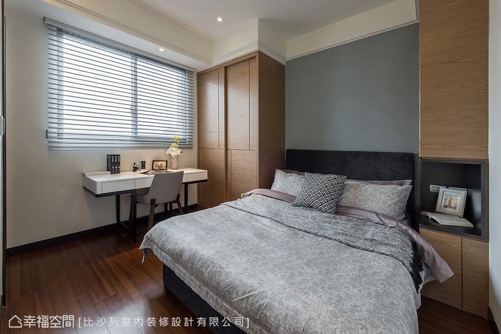 三居 现代 大户型 卧室图片来自幸福空间在满分规划长型屋 215平现代新面貌的分享