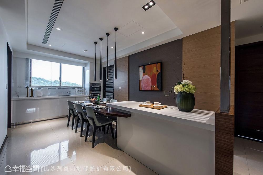 三居 现代 大户型 厨房图片来自幸福空间在满分规划长型屋 215平现代新面貌的分享