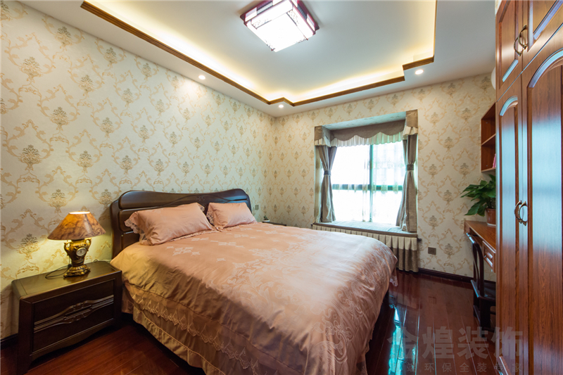 三居 卧室图片来自金煌装饰有限公司在《东方古韵》新中式风格的分享