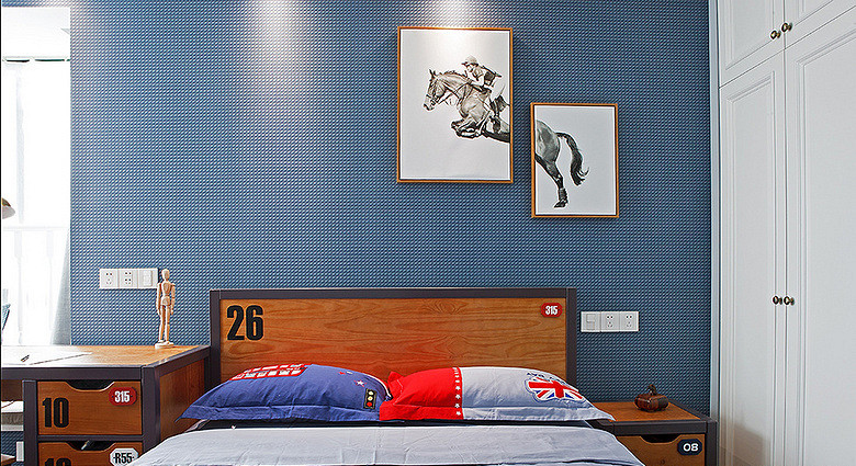 卧室图片来自家装大管家在110平美式风格 落落大方很大气的分享