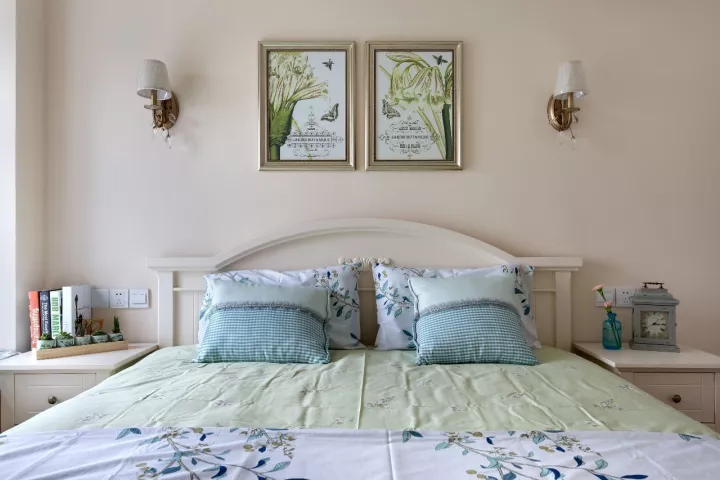 80后 二居 卧室图片来自甘肃紫苹果装饰在兰州金华苑88㎡现代美式装修案例的分享