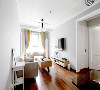 客厅整体走向极简风格的路线，不仅提升空间感，又让整体风格看起来自然舒适。