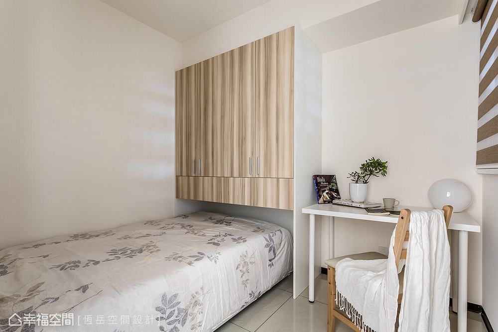 小户型 二居 现代 卧室图片来自幸福空间在53平单身窝 献给未来女主人的分享