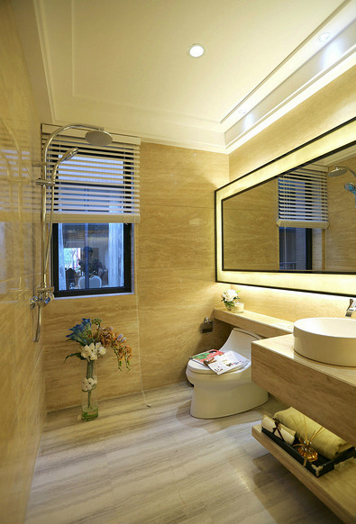 卫生间图片来自家装大管家在120平欧式简约3居 优雅大方时尚的分享