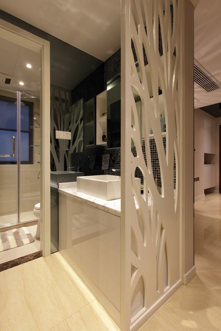 卫生间图片来自西安峰光无限装饰在中铁建国际城三室135平现代风格的分享