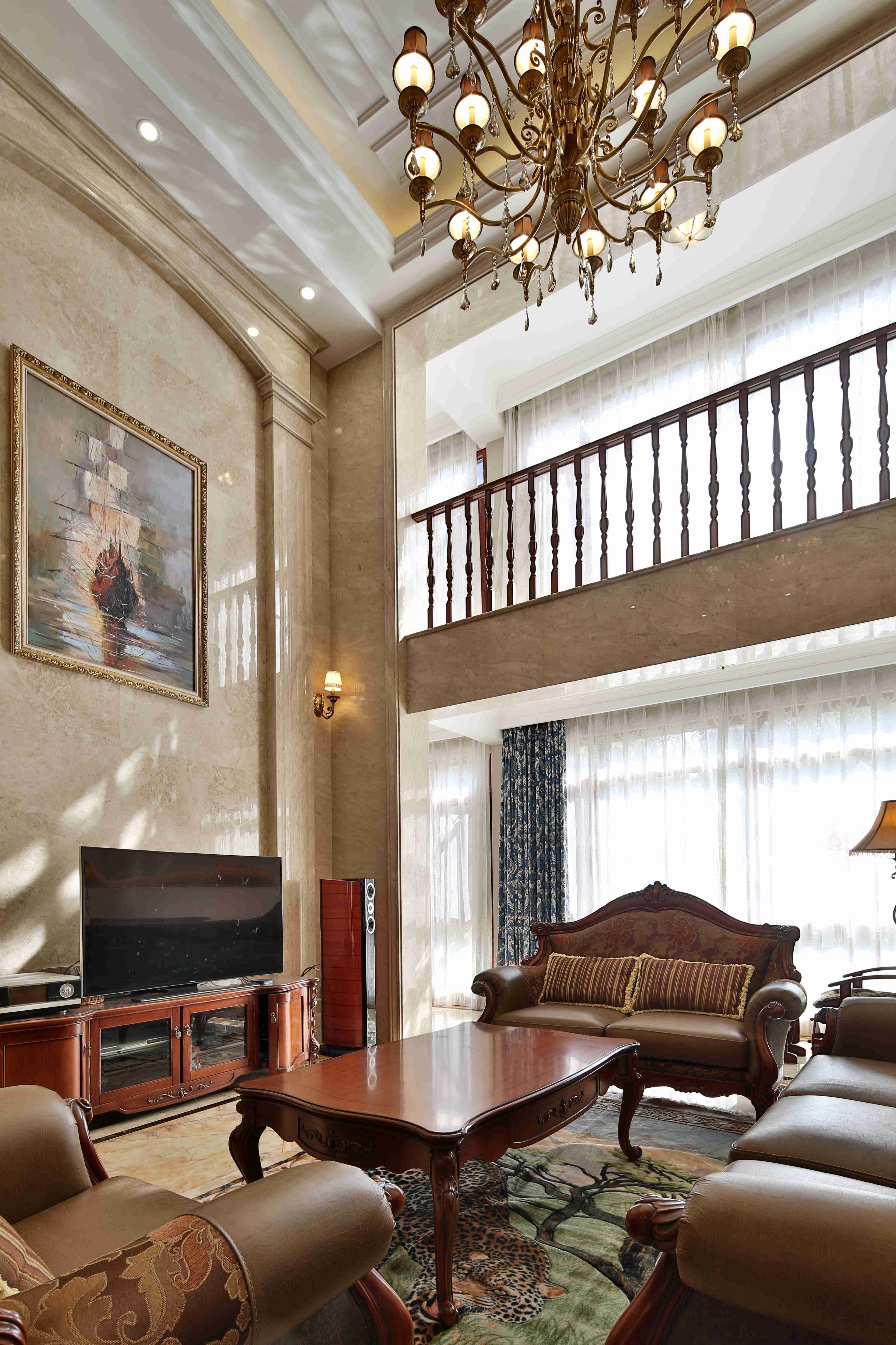 欧式 别墅 客厅图片来自新浪家居江西站在午后阳光的分享