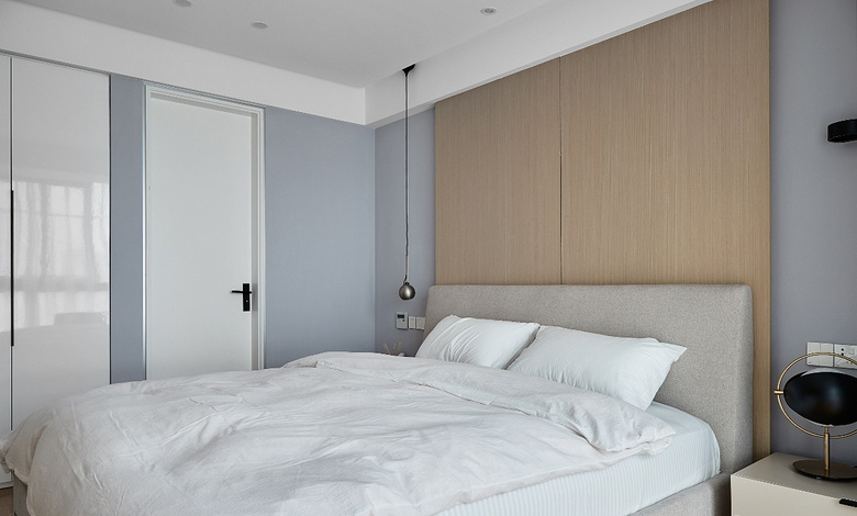 卧室图片来自家装大管家在轻松惬意 110平现代简约舒适3居的分享