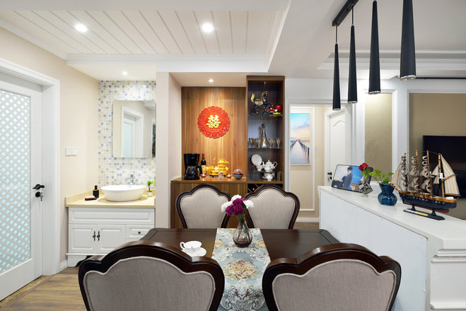 二居 餐厅图片来自金煌装饰有限公司在68平米简美婚房的分享