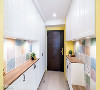 阜居x空间创意设计于入门处细腻规划，以色彩丰富的砖面交织，为宾客与屋主刻划鲜明的第一印象。