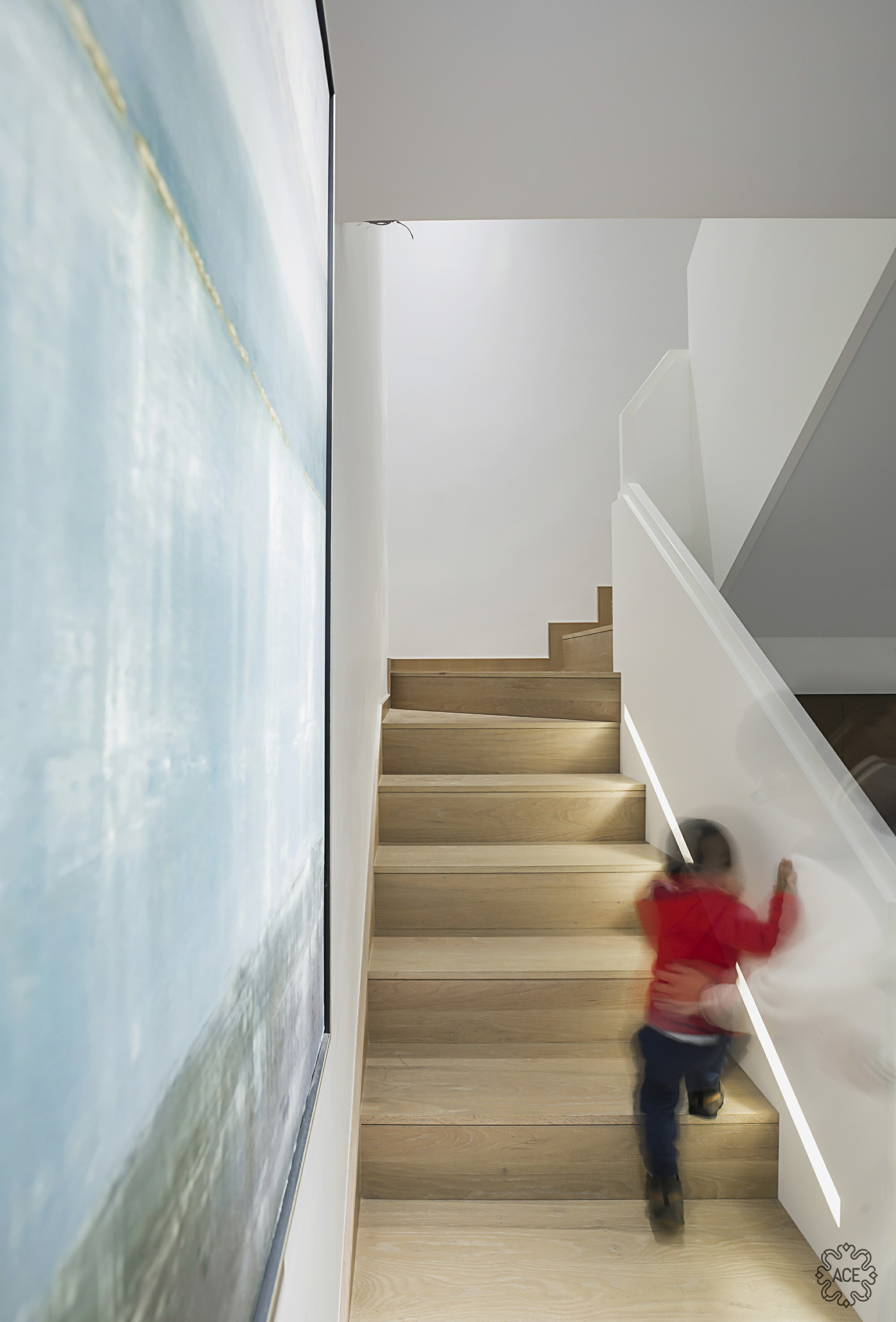 楼梯图片来自谢辉室内定制设计服务机构在温情容器的分享