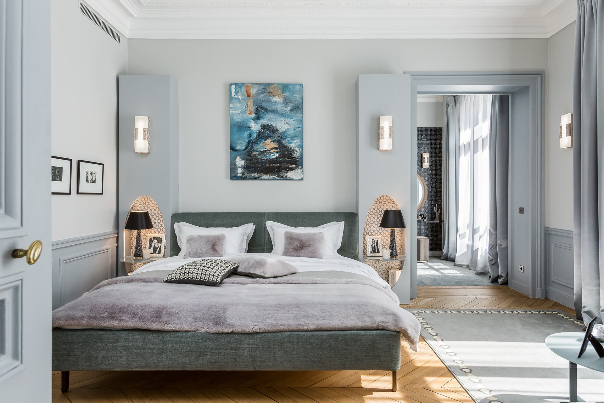 别墅 后现代 卧室图片来自别墅设计师杨洋在后现代奢华-丽湖春院子的分享