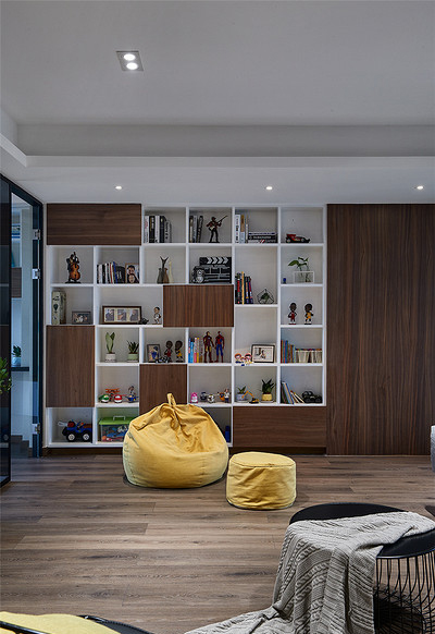 客厅图片来自家装大管家在简单而明亮 85平现代雅致舒适居的分享