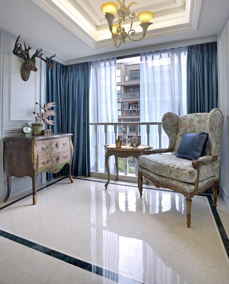 新古典 二居 客厅图片来自一点装修装饰设计在150平两室两厅新古典风格效果图的分享