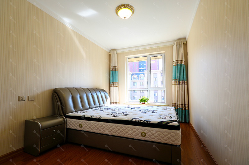 简约 欧式 卧室图片来自沈阳宜家装饰在【沈阳宜家装饰】中海康城125平的分享