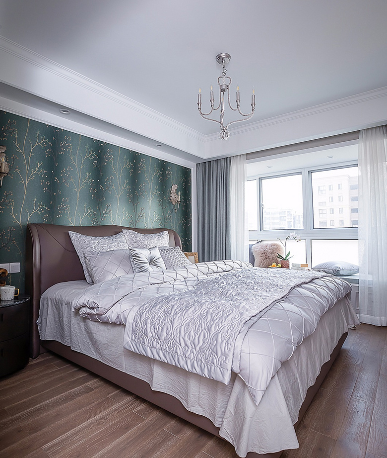 卧室图片来自家装大管家在高贵典雅 130平现代法式3居室的分享