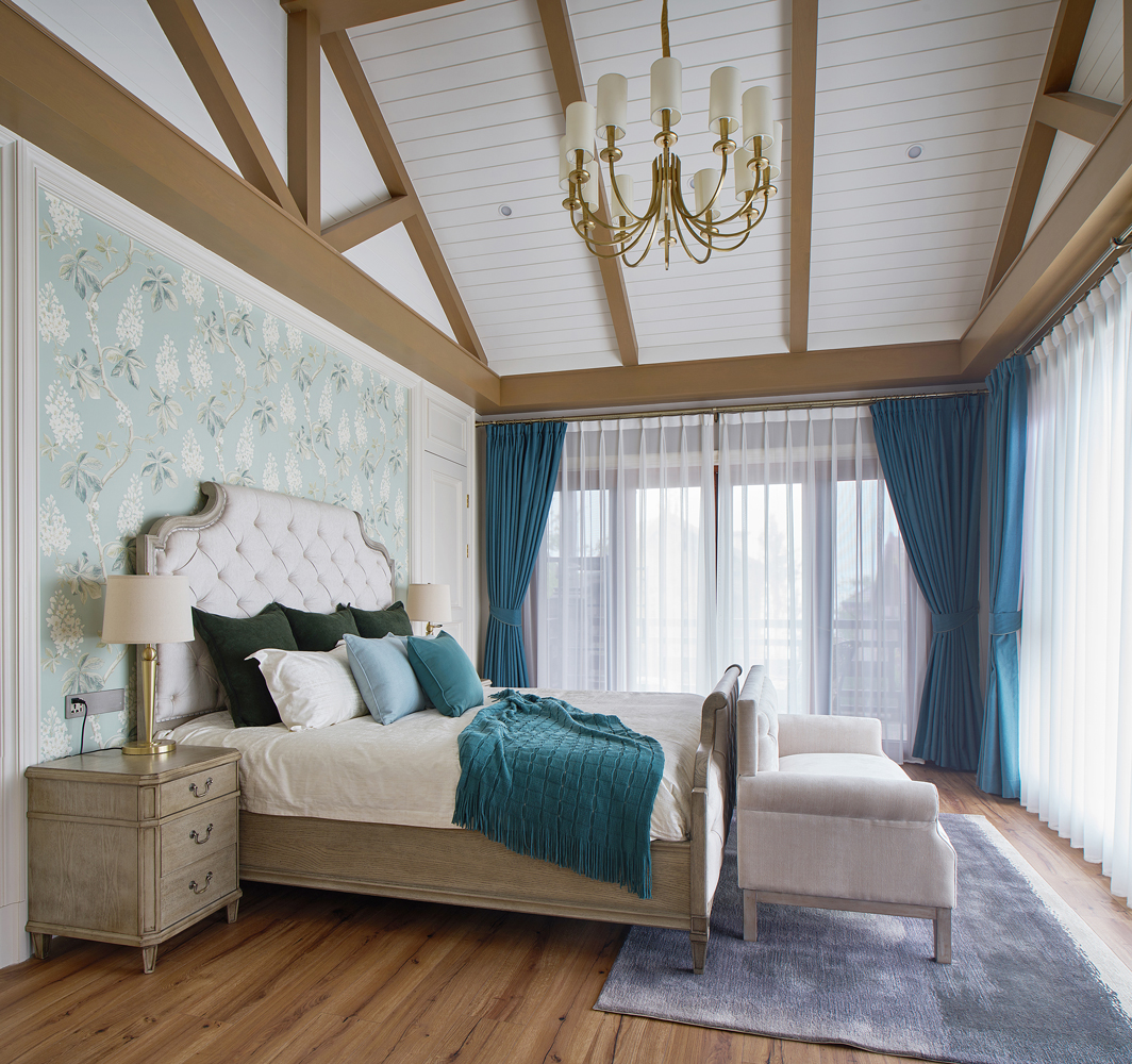 欧式 别墅 卧室图片来自尚舍设计在半山，把自然还给生活。的分享