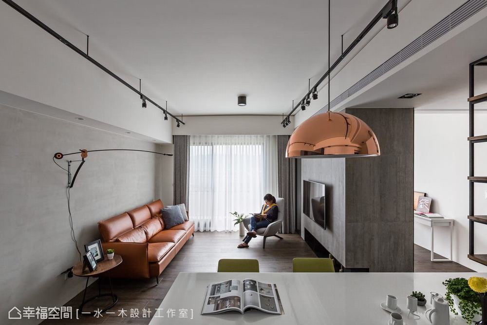 三居 小户型 工业风 客厅图片来自幸福空间在微工业生活感 63平三代温馨宅的分享