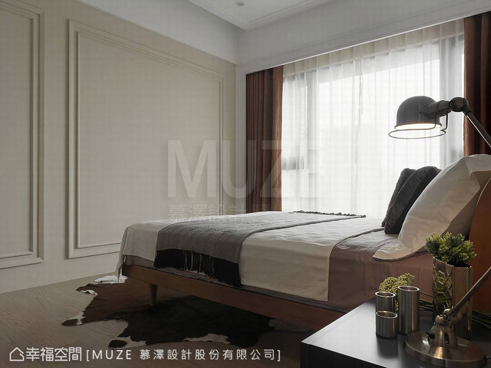 三居 现代 卧室图片来自幸福空间在敦品醇厚 日139平不落英式古典风的分享