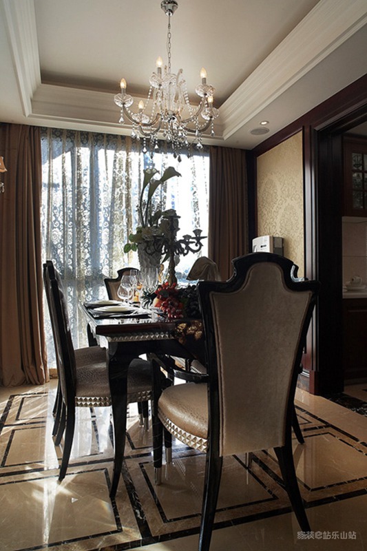 欧式 二居 小资 餐厅图片来自宜宾宅心装饰在83平欧式实景图的分享
