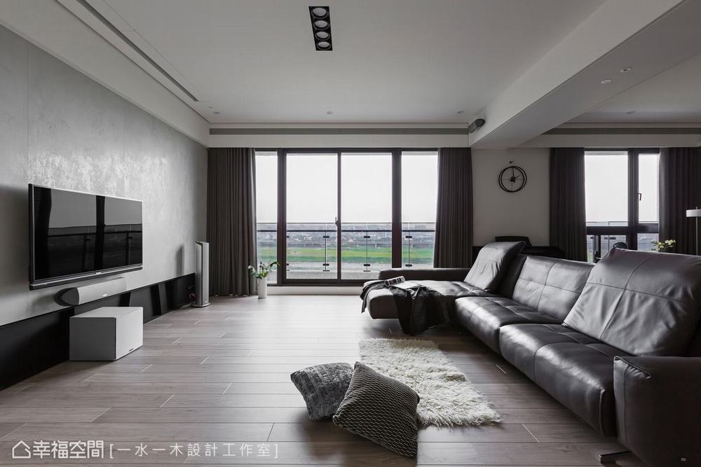三居 现代 客厅图片来自幸福空间在丰富美感层次 172平亲子嬉游居家的分享