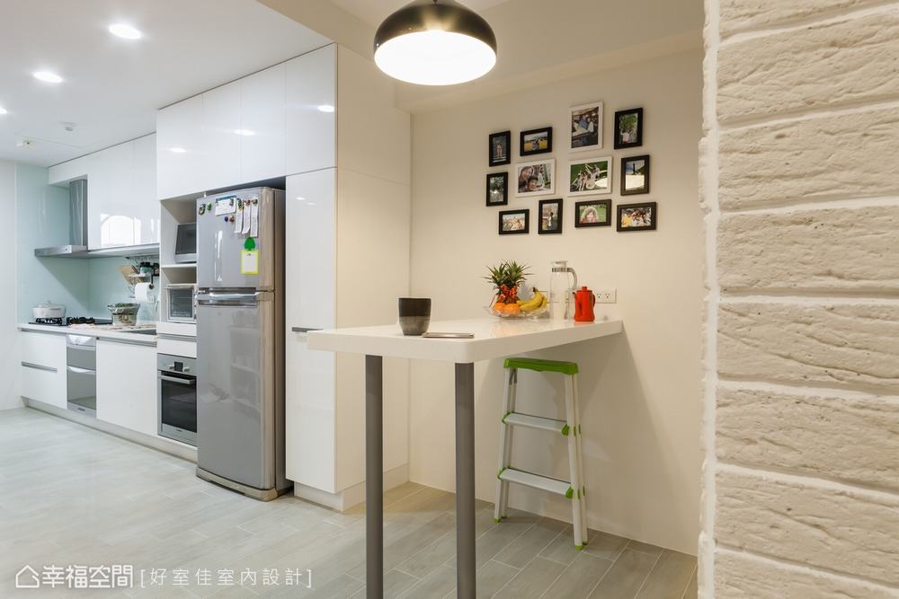 二居 现代 厨房图片来自幸福空间在92平家与工作室的结合的分享