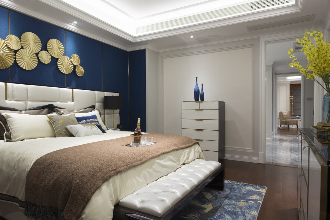 简约 美式 别墅 卧室图片来自别墅设计师杨洋在轻奢雅致美式风格别墅设计的分享
