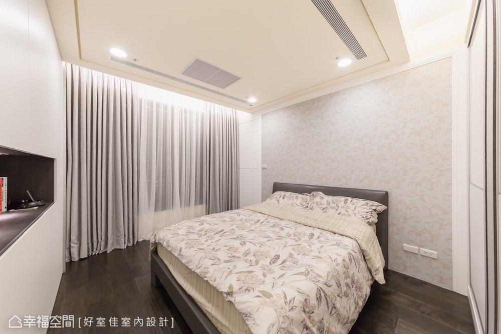 三居 现代 卧室图片来自幸福空间在162平时尚概念简约宅的分享