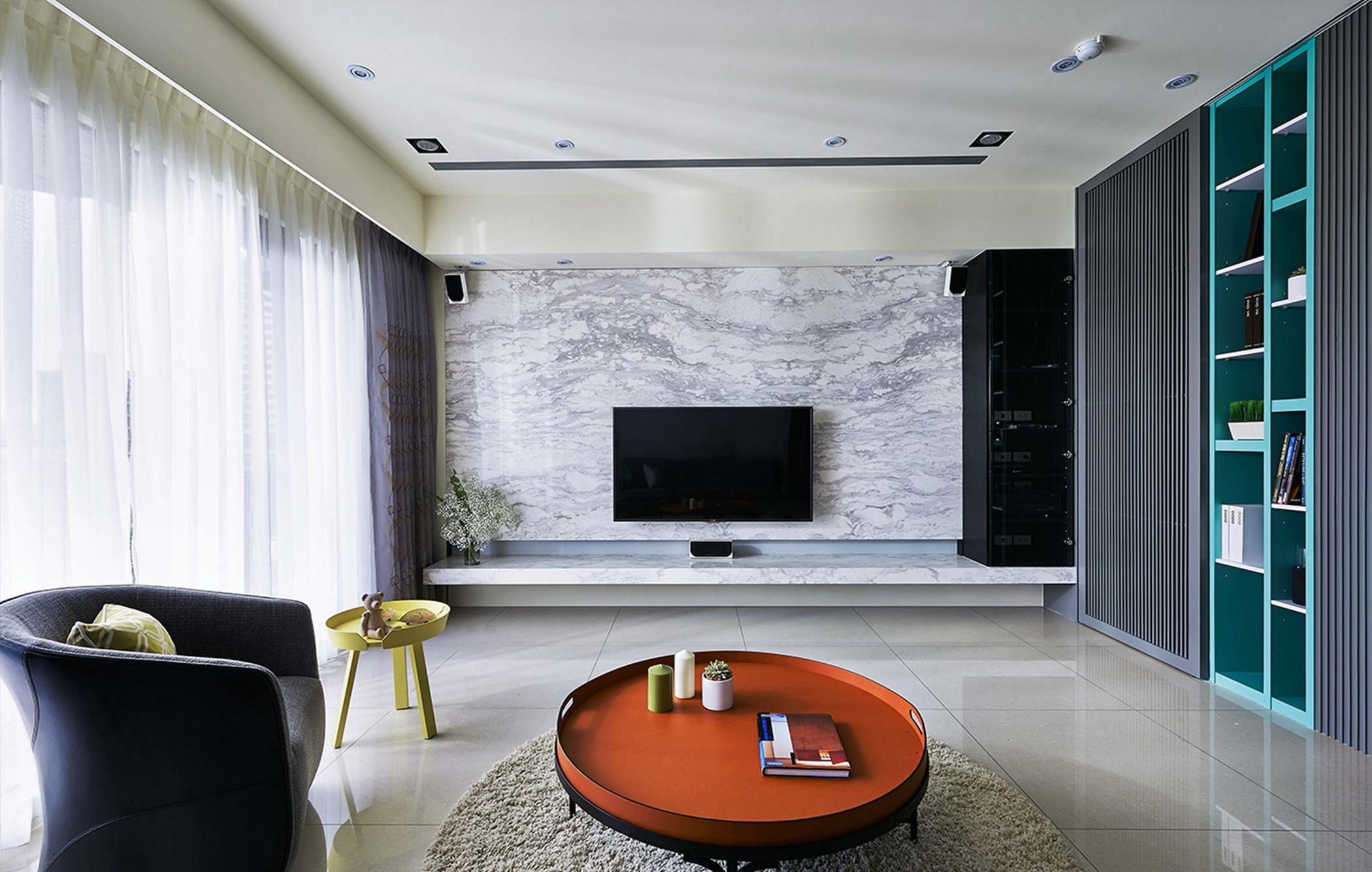 现代 三居 大户型 白领 80后 小资 二居 客厅图片来自高度国际姚吉智在138平米后现代黑白灰静谧的格调的分享