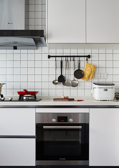 厨房图片来自家装大管家在110平现代混搭3室 简洁利落舒适的分享