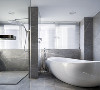 二楼：卫生间。单独的浴缸，整体采用干湿分离。整排的台盆柜和镜柜有了充足的储藏收纳空间。 #卫生间 #装修记录 #装修经验 #生活技能