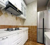 厨房考虑白色瓷砖不耐脏，才选用了颜色暗沉的这款，考虑了实用性，但是整体看着不是特别的光亮如新。
