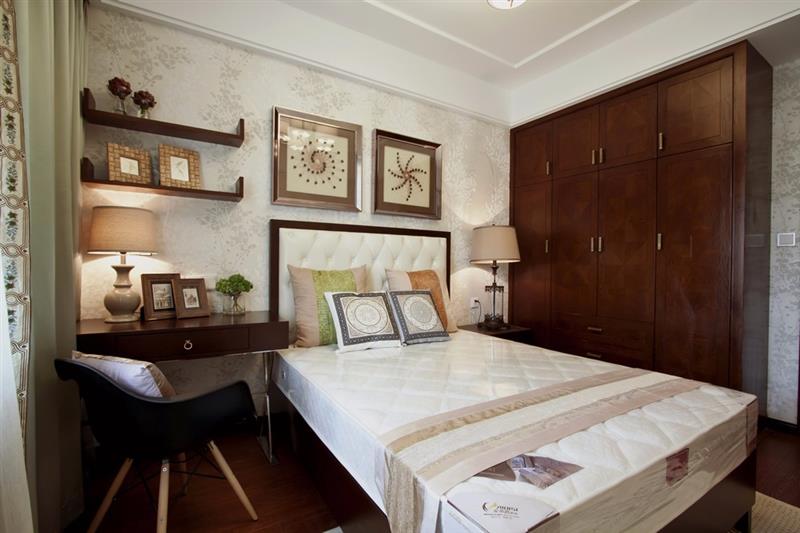中式 卧室图片来自成都二十四城装饰公司在鹭湖宫新中式风格装修案例的分享