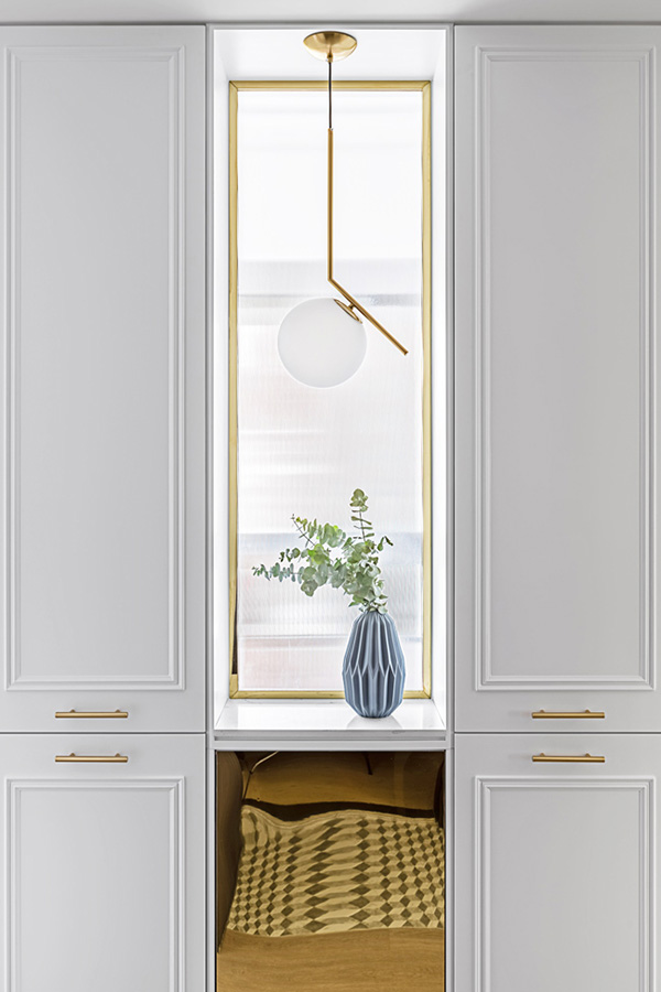 简约 法式古典 三居 玄关图片来自别墅设计师杨洋在现代法式的时尚奢华的分享