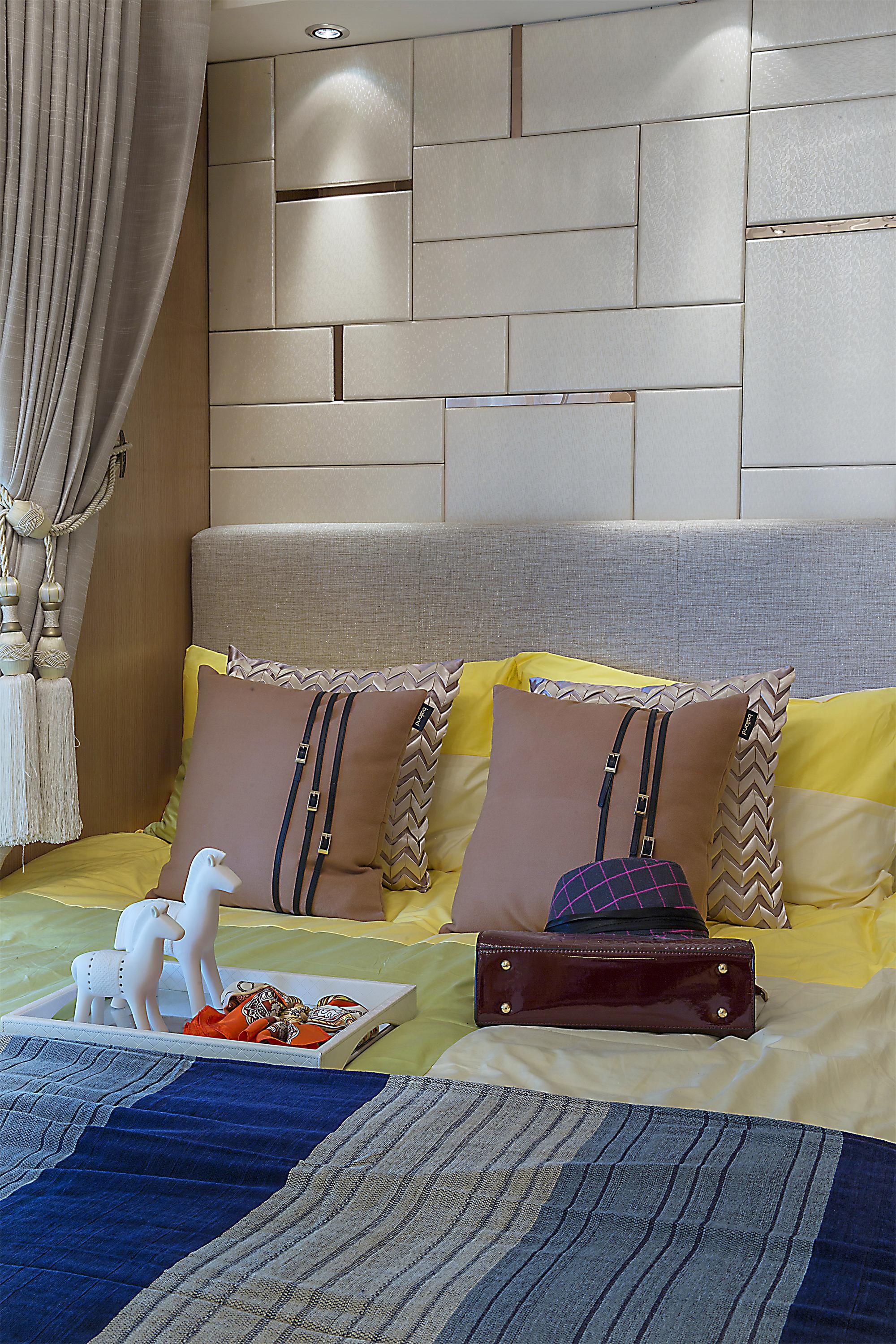 卧室图片来自北京高度国际在时尚，奢华现代风格的分享