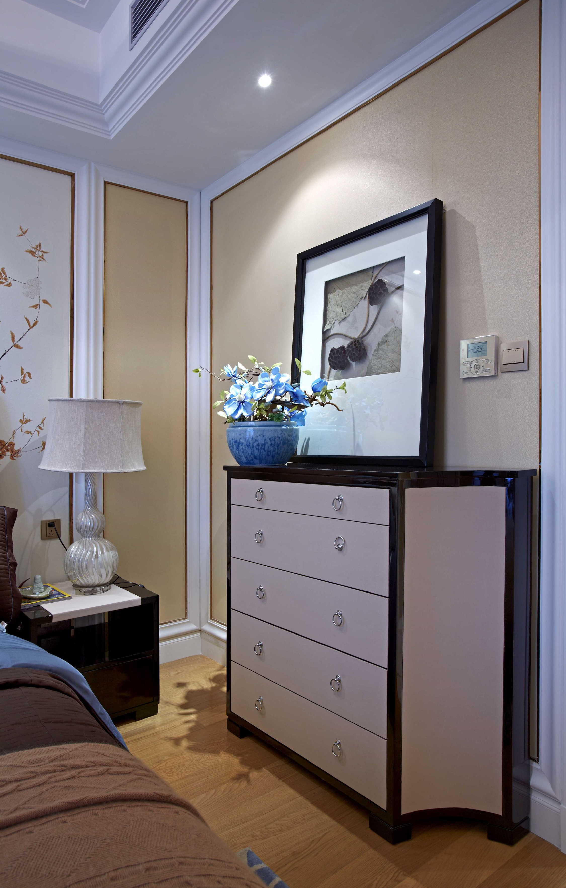 欧式 三居 大户型 复式 跃层 别墅 白领 小资 卧室图片来自高度国际姚吉智在149平米欧式好精致的颜色搭配的分享