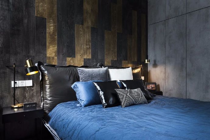 欧式 二居 卧室图片来自言白设计在黑夜的分享