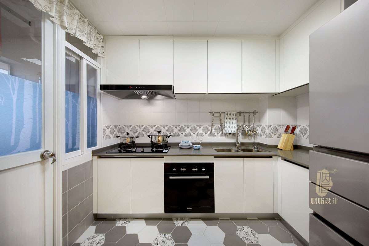 北欧 三居 收纳 旧房改造 家装 装饰设计 厨房图片来自设计师胭脂在胭脂原创设计：一木一家的分享