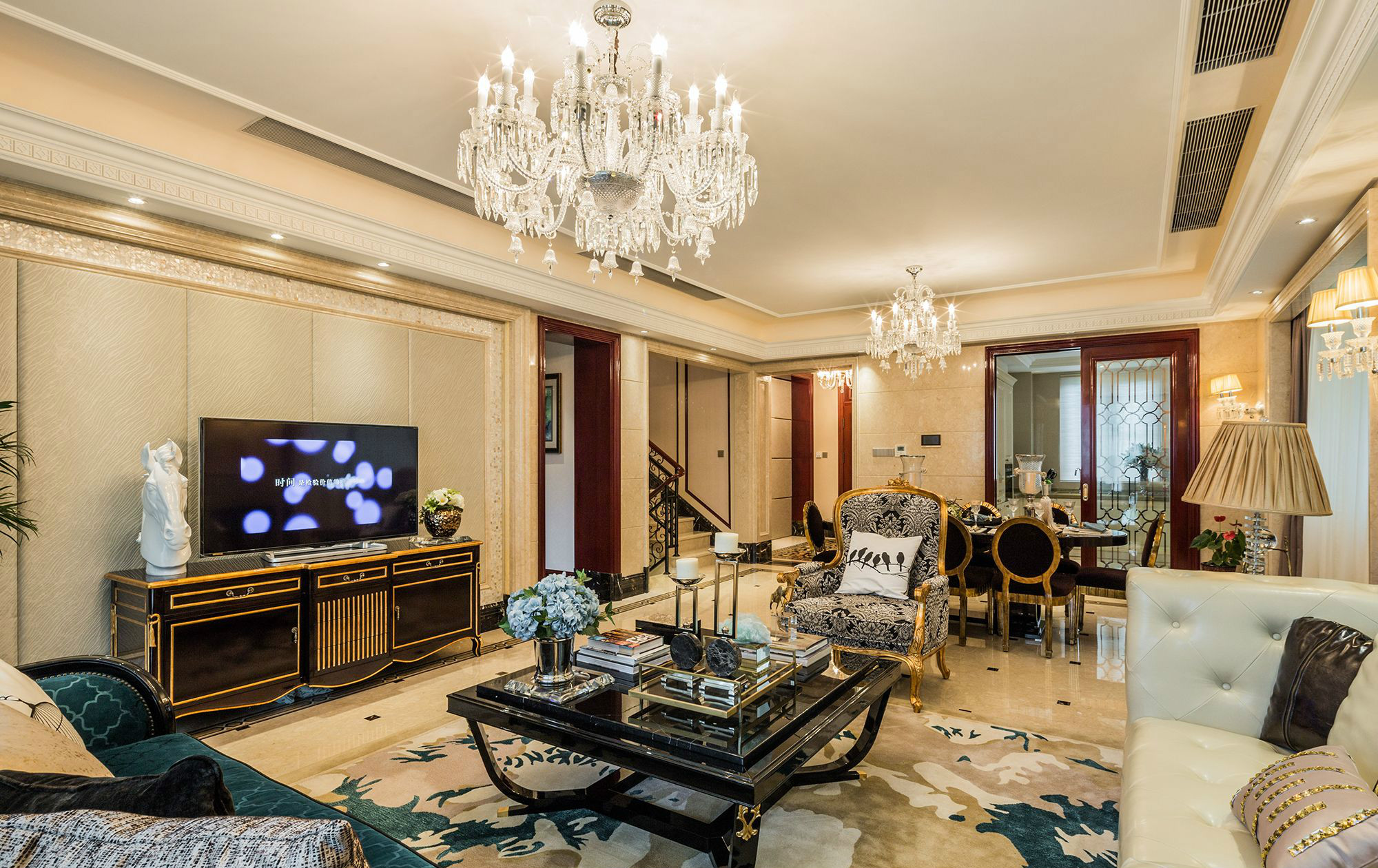 欧式 别墅 跃层 复式 大户型 80后 小资 客厅图片来自高度国际姚吉智在350平米欧式别墅尽显大气质感的分享