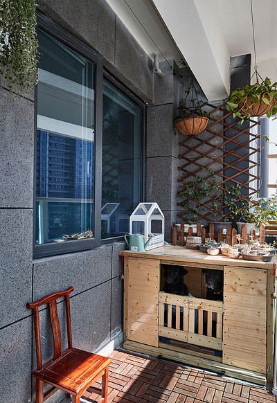 阳台图片来自家装大管家在极简的舒适 98平北欧风格空间的分享