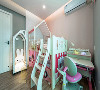儿童房以粉色和灰色为主色调，创造出一个梦幻、愉悦的空间。