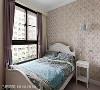孝亲房
经典的美式乡村风卧房带入讨喜的优雅白色调，营造舒适的入眠环境。