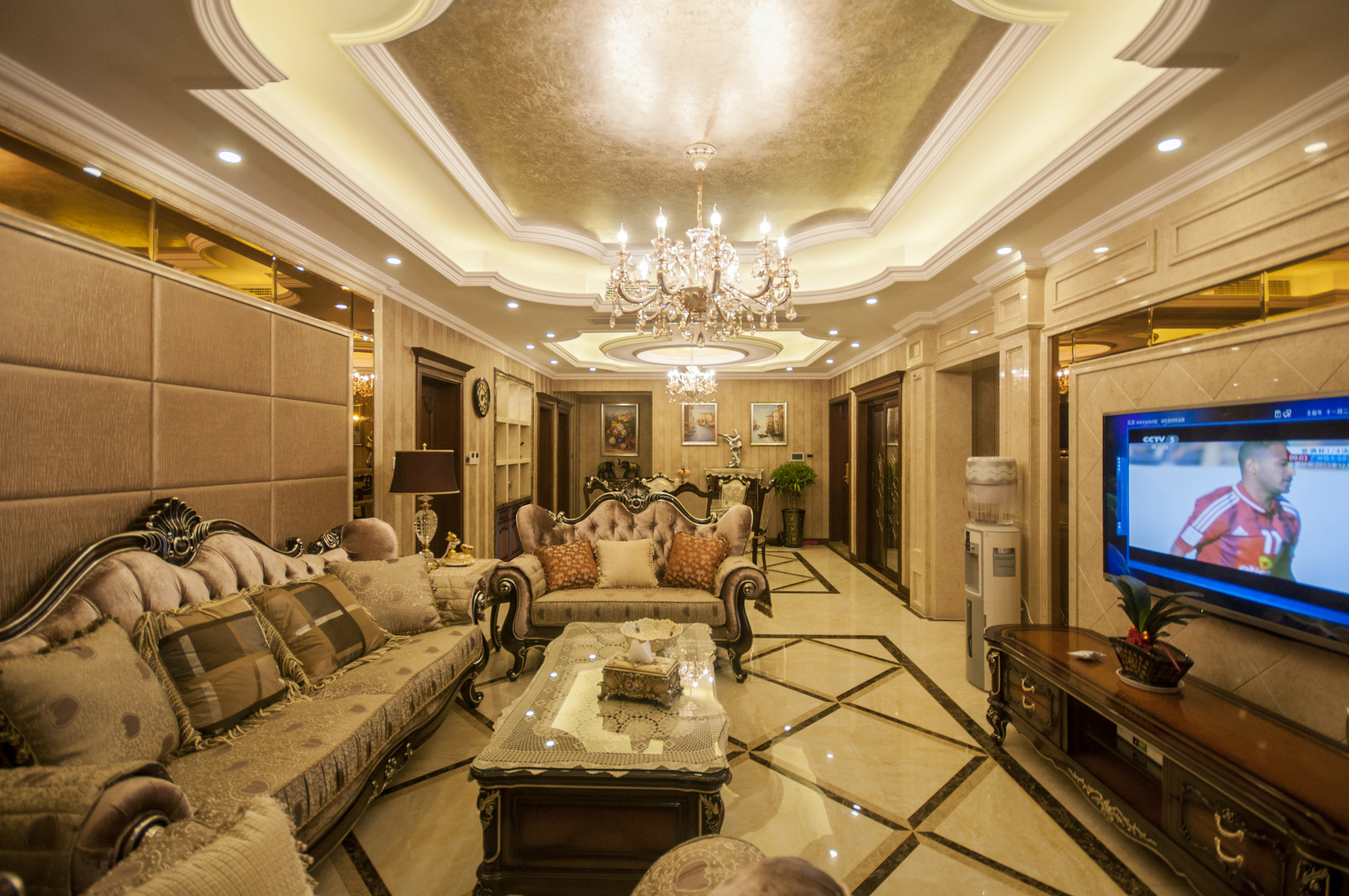 尚海湾豪庭 别墅装修 欧式古典 腾龙设计 客厅图片来自孔继民在尚海湾豪庭 别墅欧式古典风格的分享