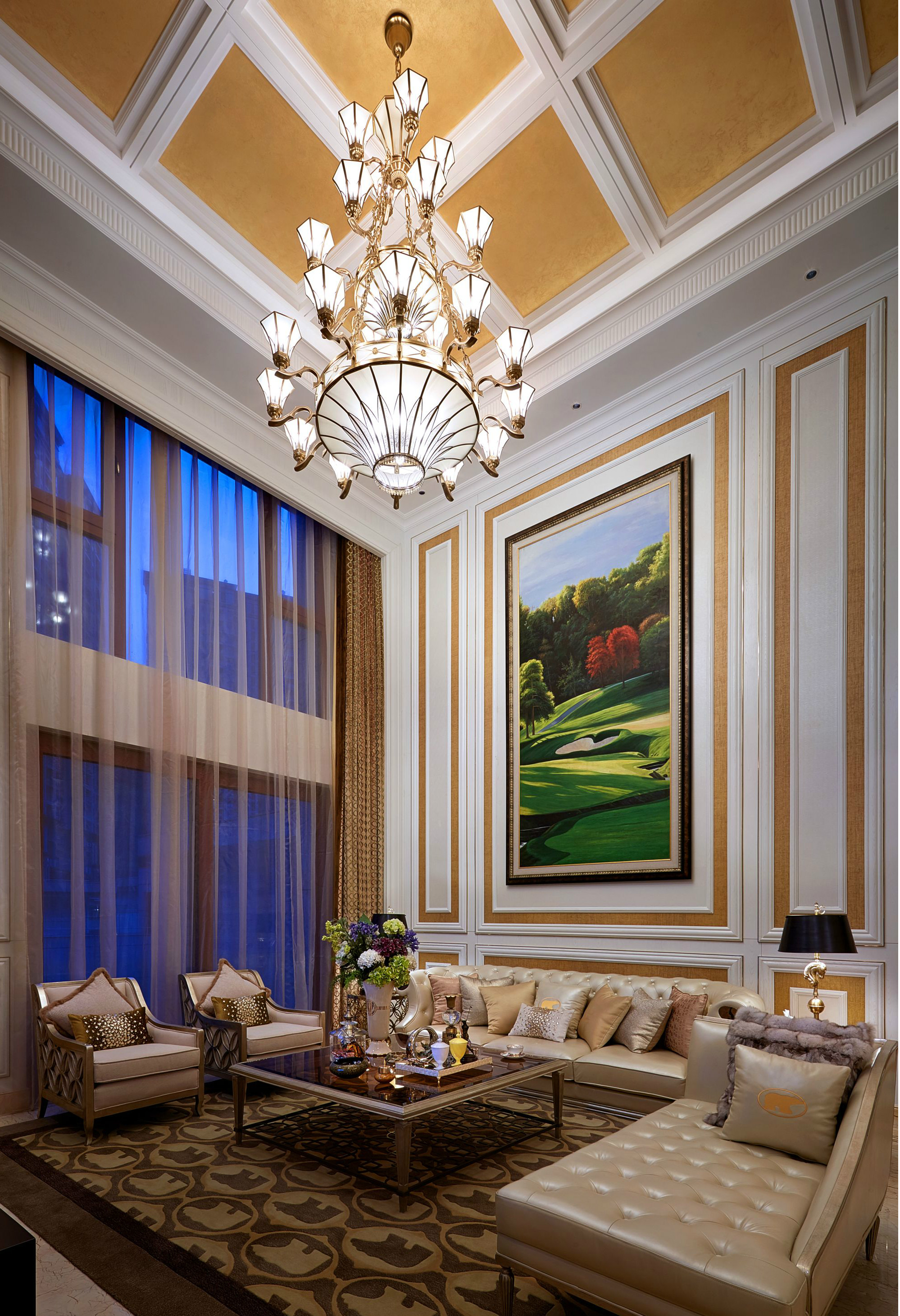 欧式 别墅 跃层 复式 大户型 80后 小资 客厅图片来自高度国际姚吉智在450平米始于欧式的奢美梦境的分享