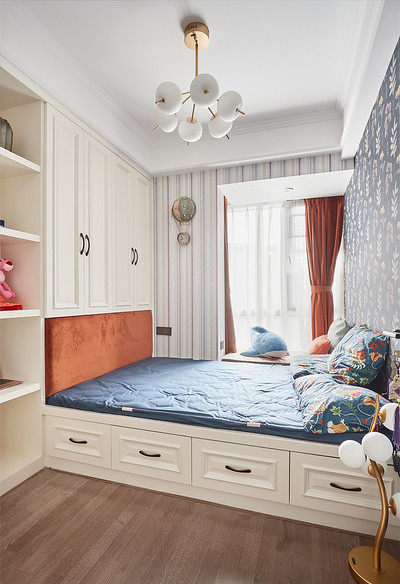 卧室图片来自家装大管家在118平现代简约3居 实用又时尚的分享