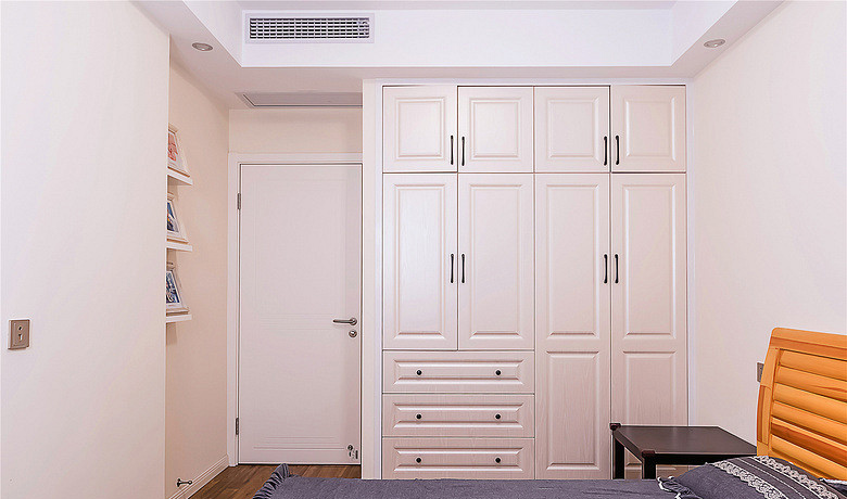 卧室图片来自家装大管家在106平美式现代3居 轻松惬意之家的分享