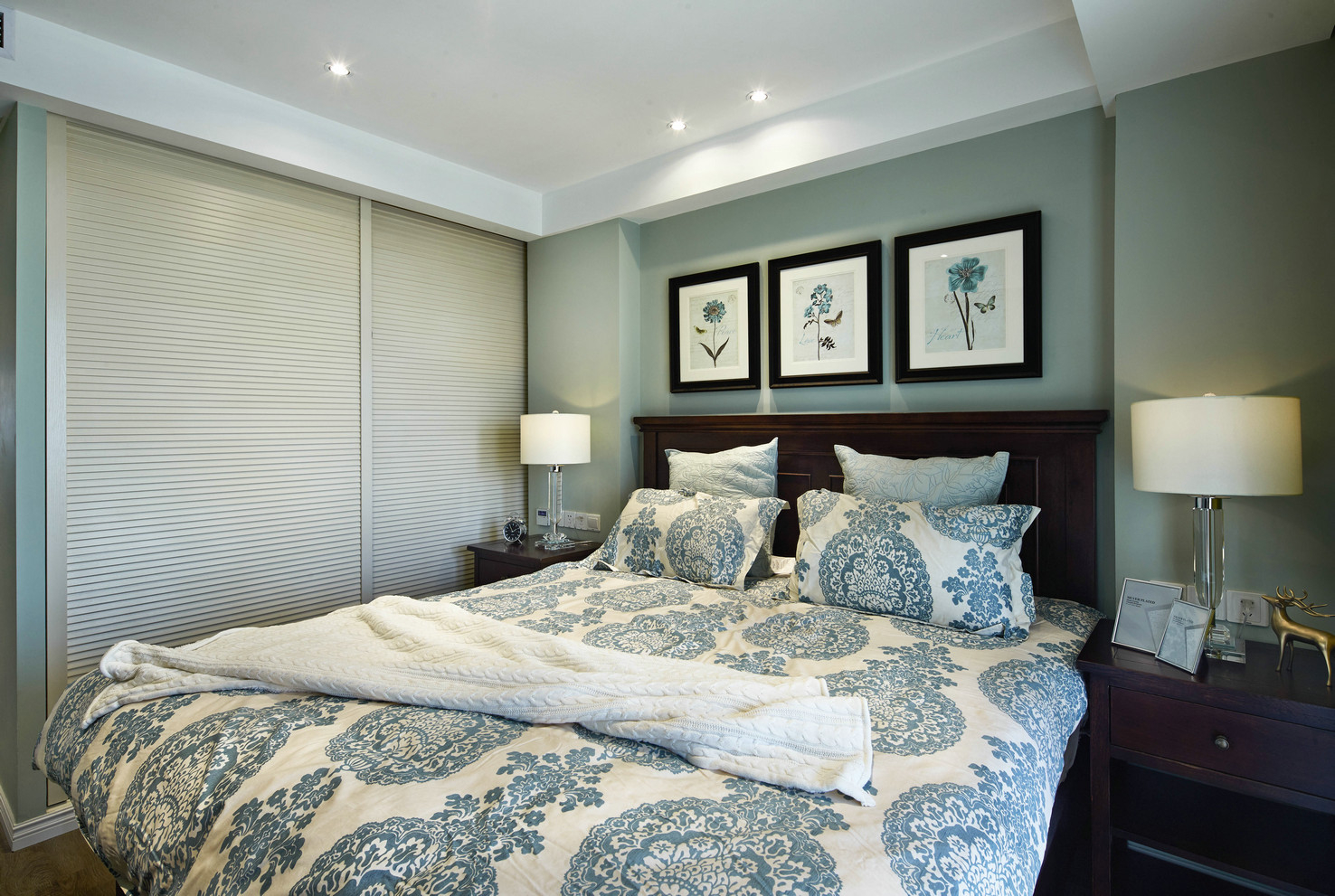 170平 混搭 卧室图片来自西安紫苹果装饰工程有限公司在170平混搭的分享