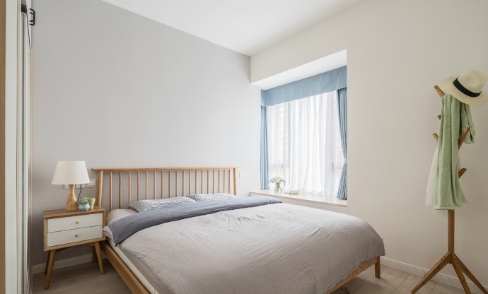 卧室图片来自西安紫苹果装饰工程有限公司在89平北欧风格的分享