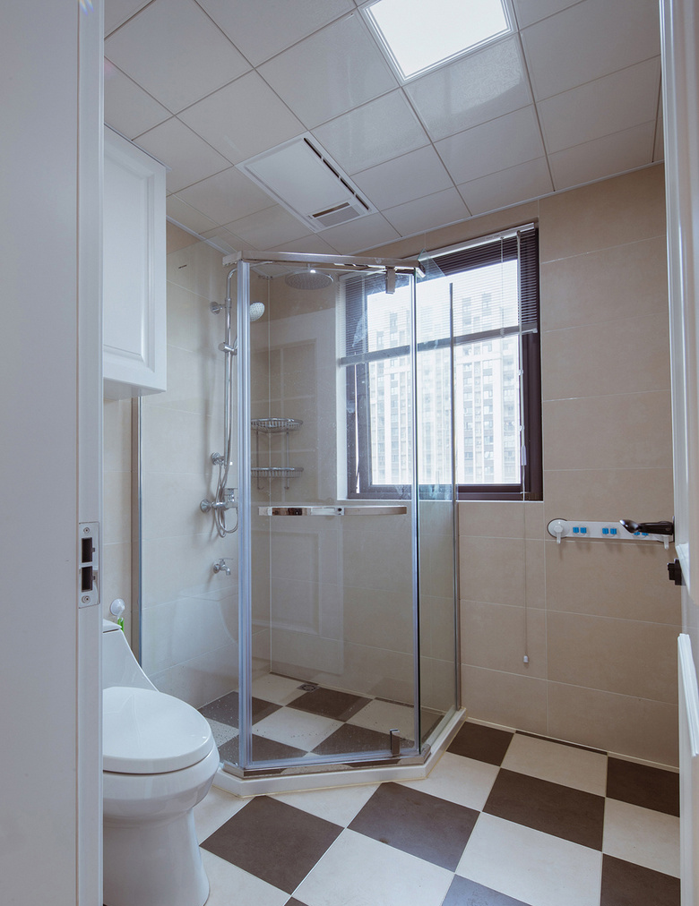 卫生间图片来自家装大管家在清新明亮 123平现代美式雅致3居的分享